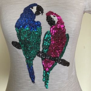 Sequined parrots white t-shirt, short sleeves, round neck S